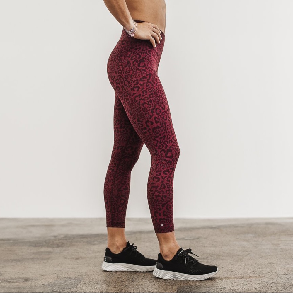NOBULL HIGH-RISE 7/8 TIGHT (PLUSH HEATHER) WINE LEOPARD Print Size SMALL EUC